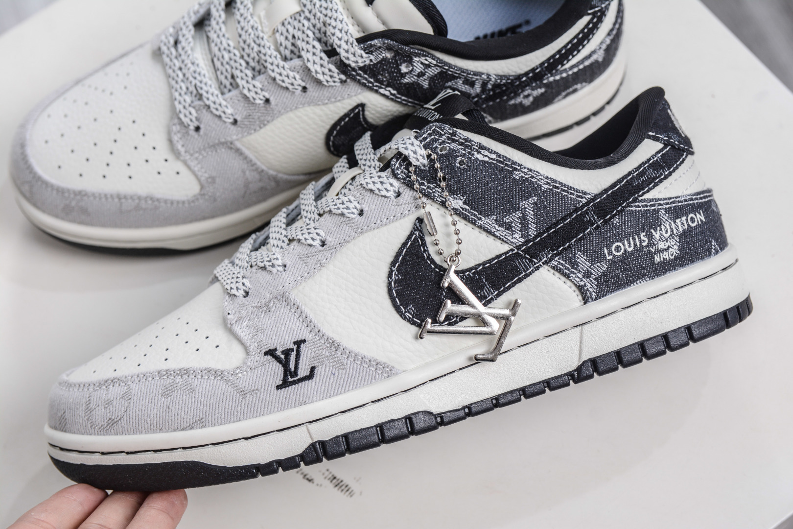 Nike SB Dunk Low x Louis Vuitton LV联名-白灰黑牛仔 SC0601-471