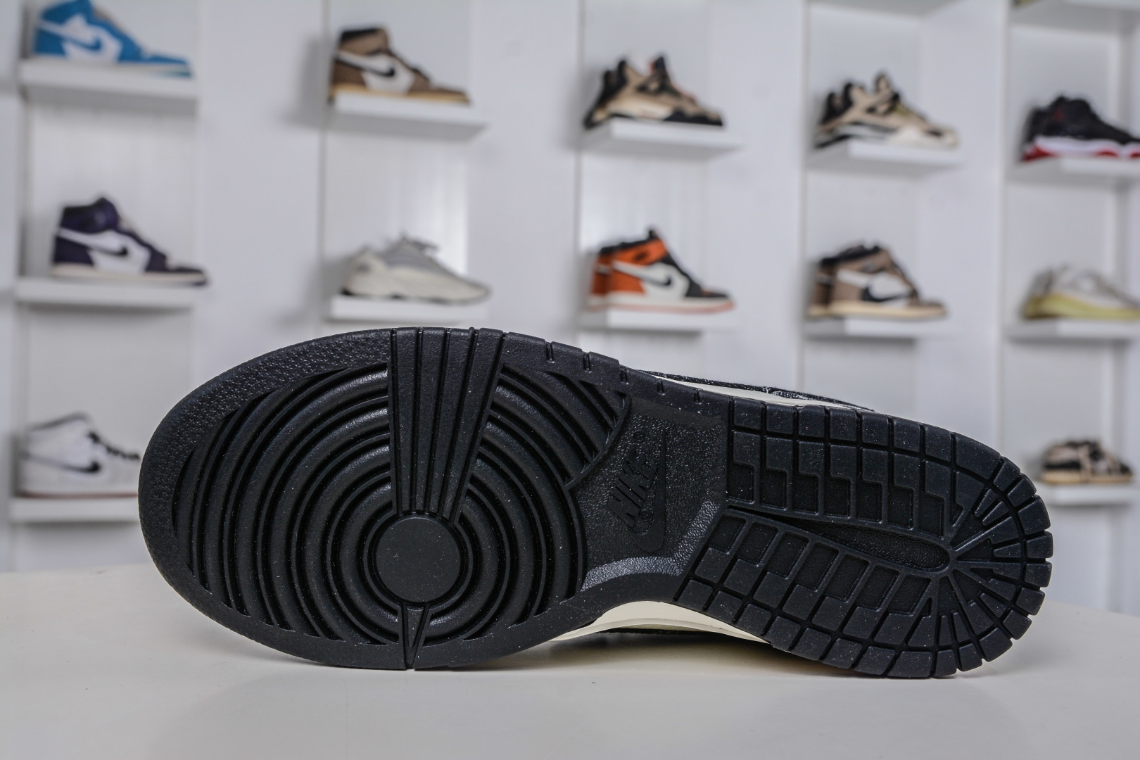 Nike SB Dunk Low x Louis Vuitton LV联名-白灰黑牛仔 SC0601-471