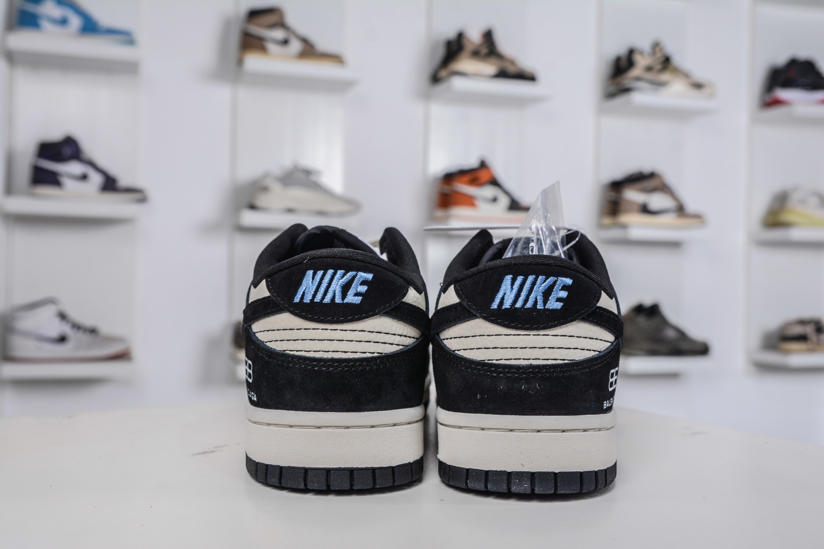 270 Nike SB Dunk Low x Balenciaga 巴黎世家联名-米白黑蓝刺绣 DS6608-015