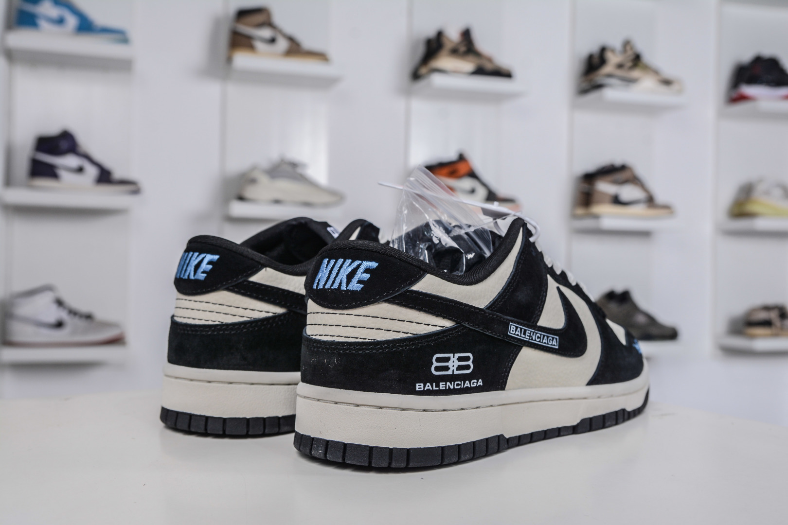 270 Nike SB Dunk Low x Balenciaga 巴黎世家联名-米白黑蓝刺绣 DS6608-015