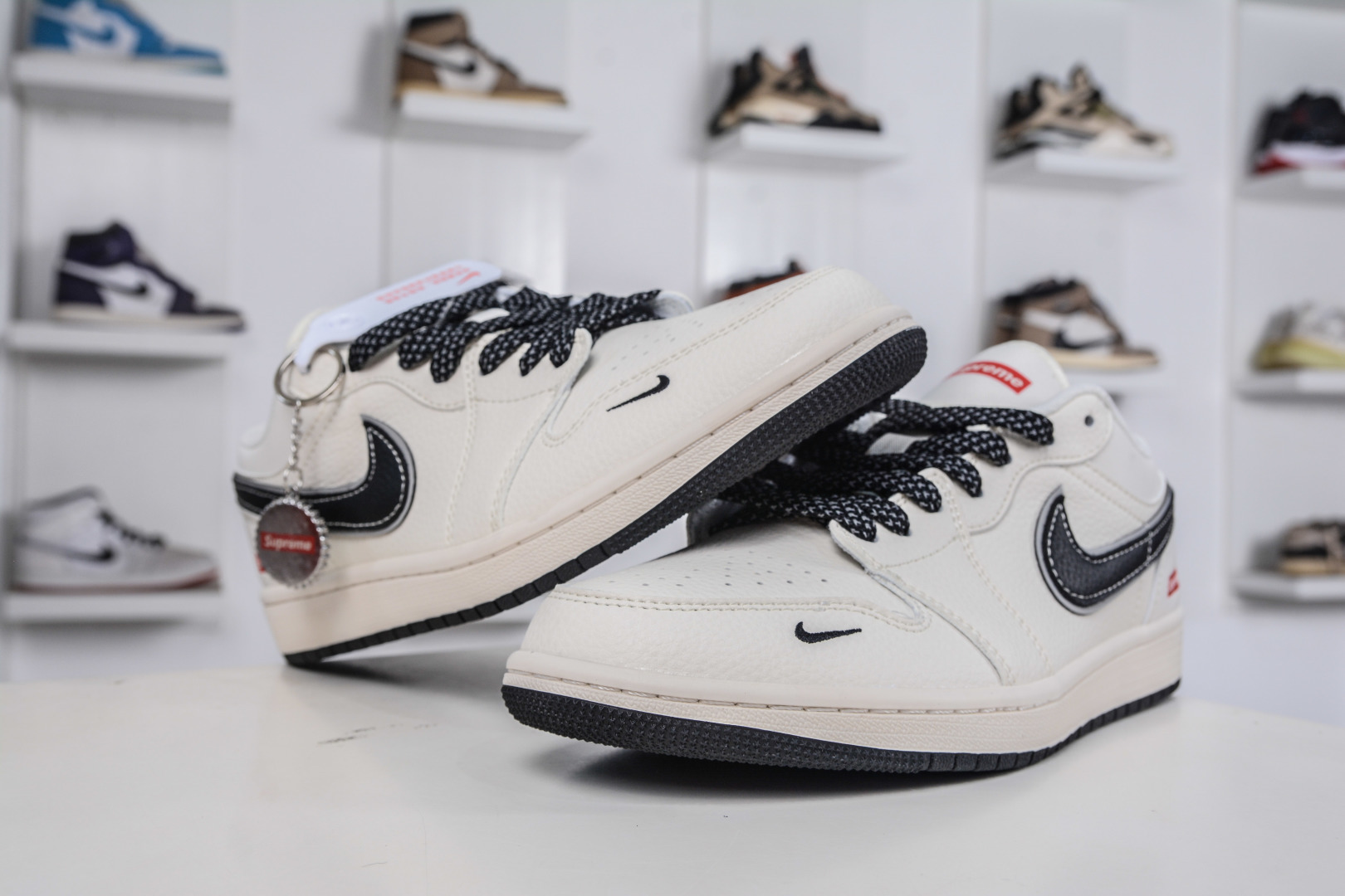 Air Jordan 1 Retro Low x Supreme SUP联名-米黑银勾 XX3168-172