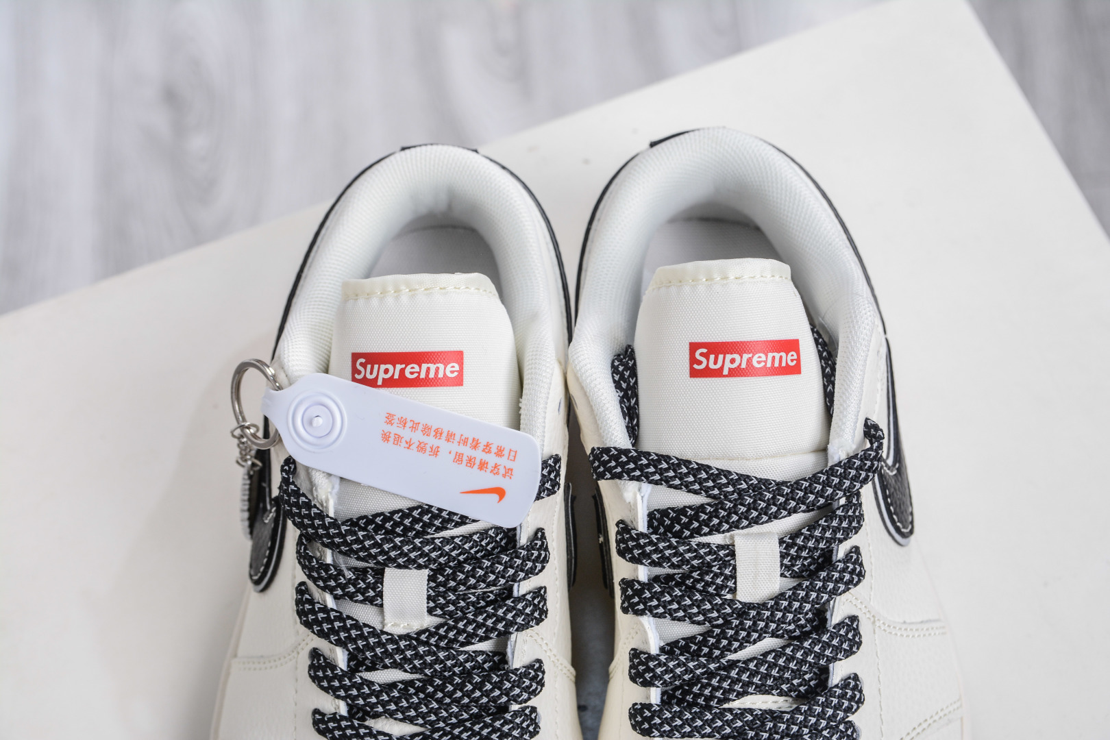 Air Jordan 1 Retro Low x Supreme SUP联名-米黑银勾 XX3168-172