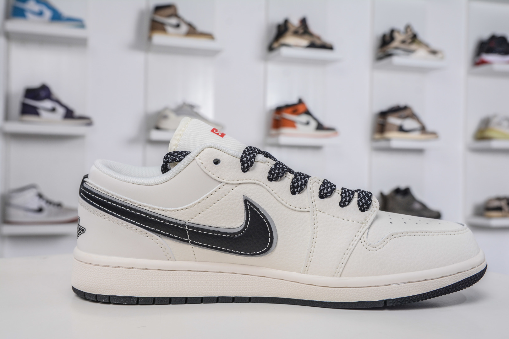 Air Jordan 1 Retro Low x Supreme SUP联名-米黑银勾 XX3168-172