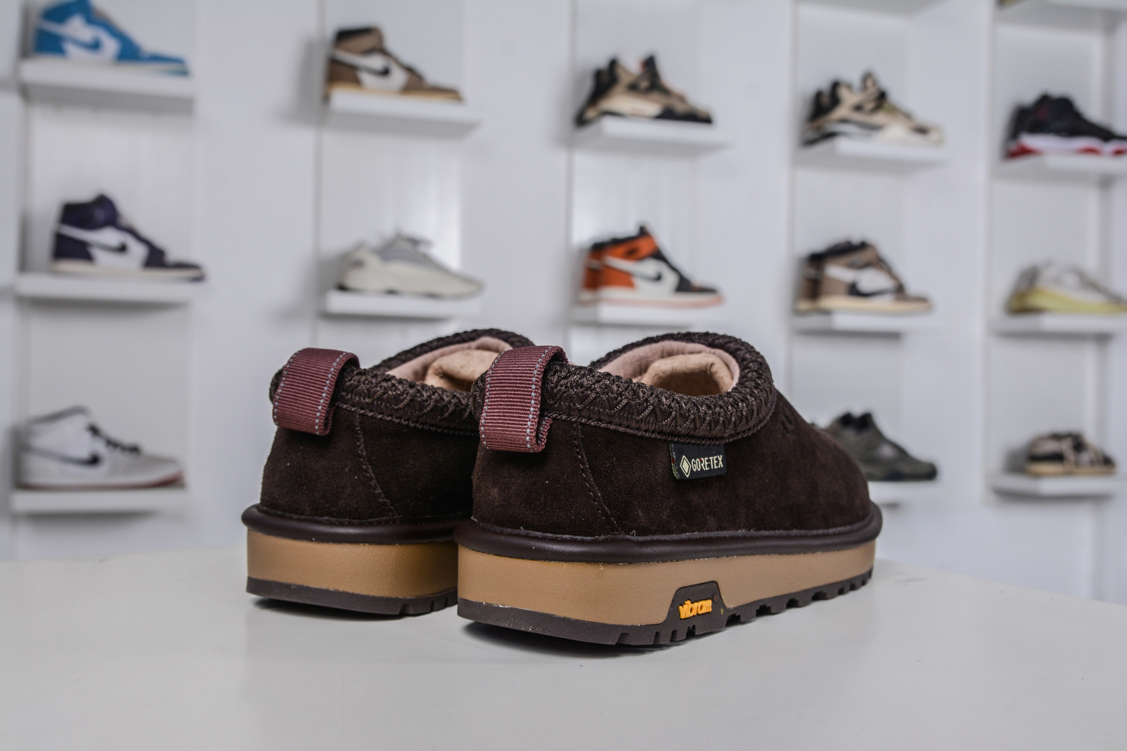 250 UGG Tasman GTX 冬季中性雪地鞋 1172790