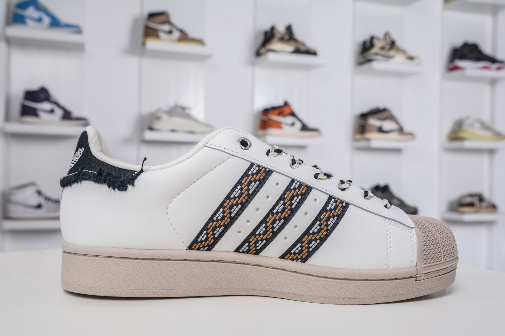 150 AD Originals Superstar 2 贝壳头 JQ8722