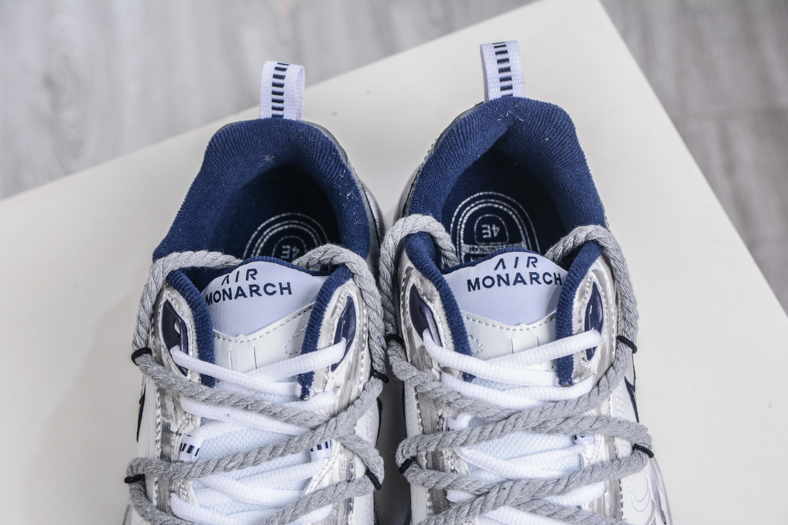 NK Air Monarch IV M2K 涂鸦复古潮流运动舒适老爹鞋 415445-102