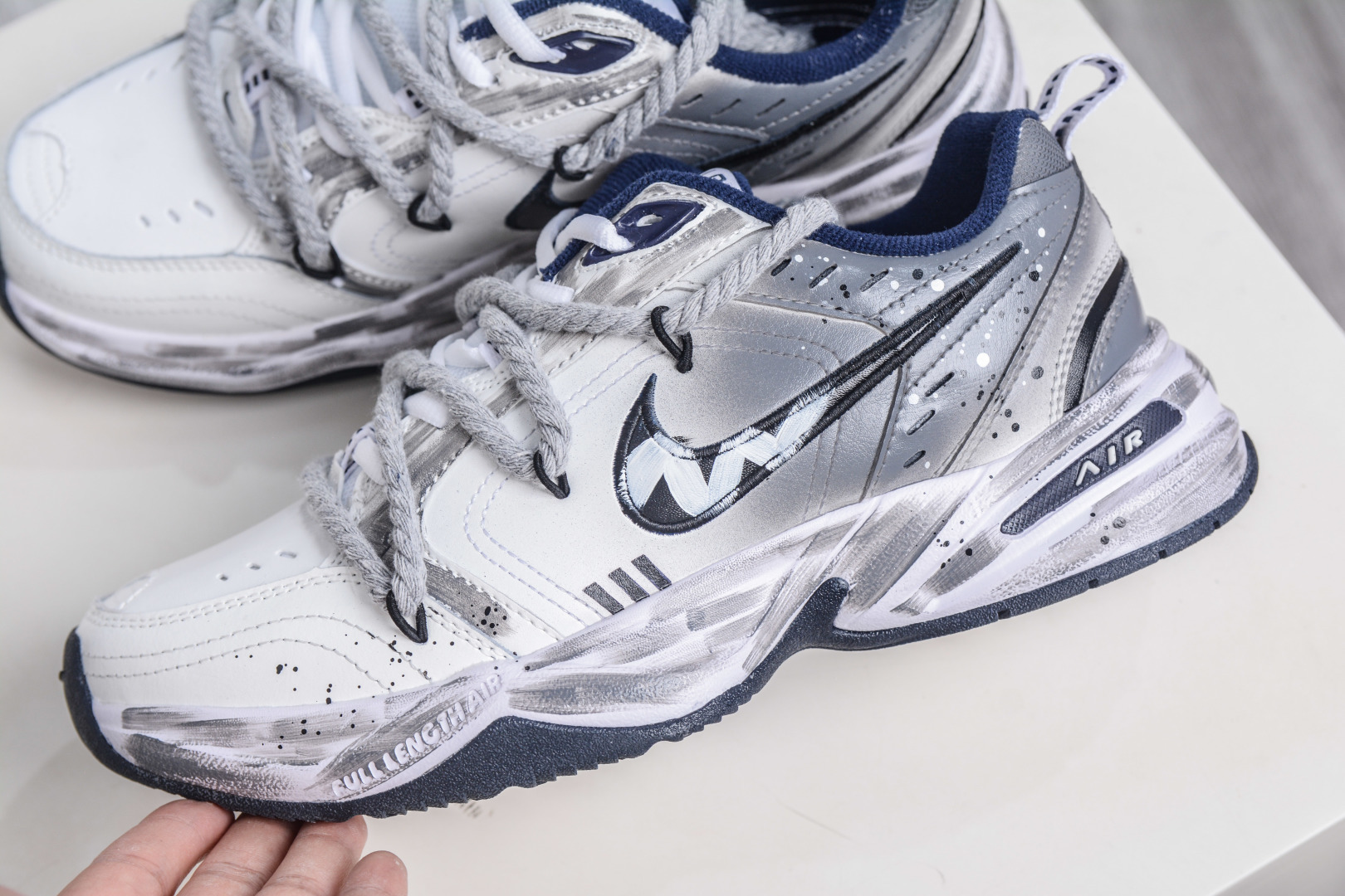 NK Air Monarch IV M2K 涂鸦复古潮流运动舒适老爹鞋 415445-102