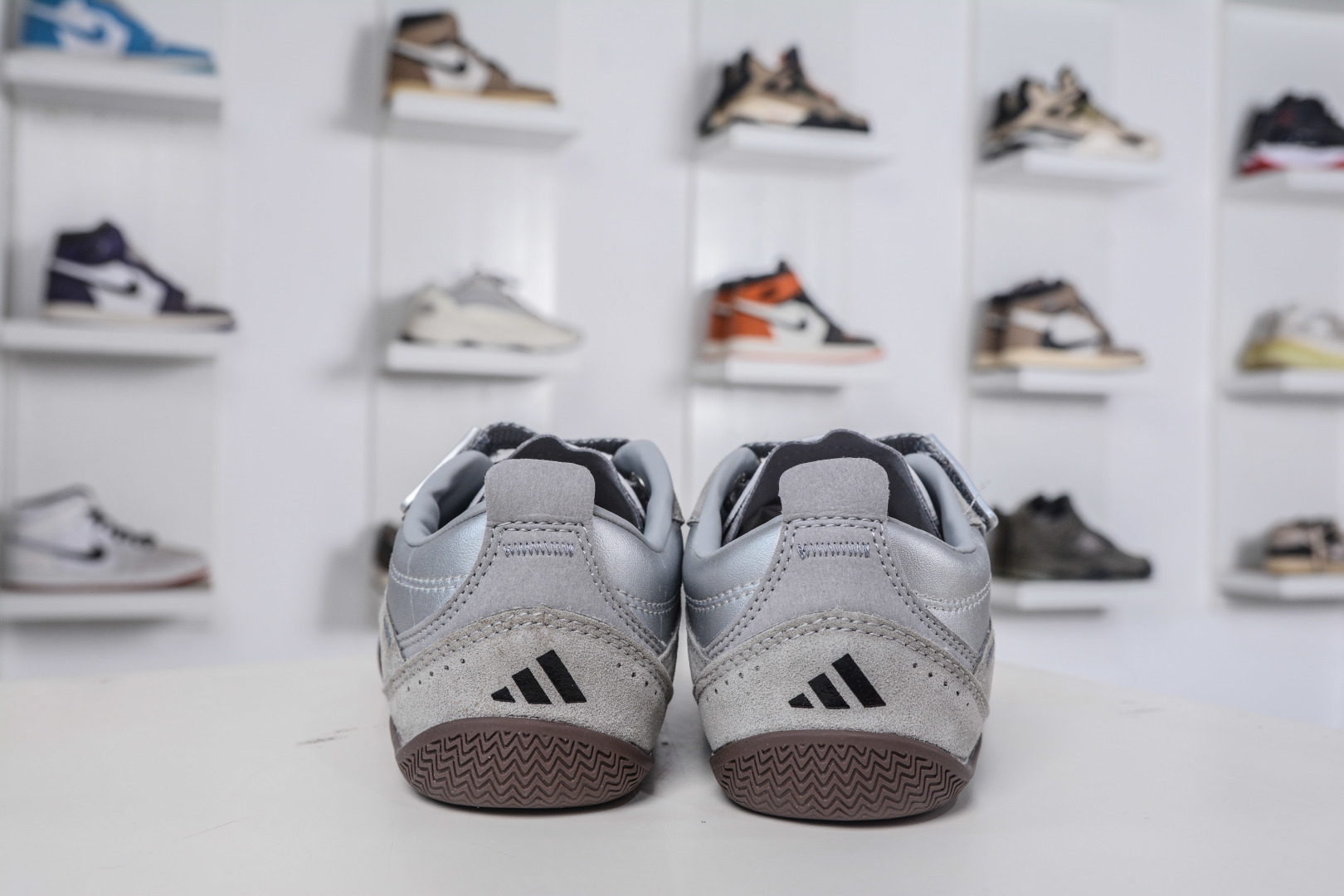 170 AD Urban Reverie Fos 灰银 魔术贴城市芭蕾风薄底休闲鞋 JQ9392