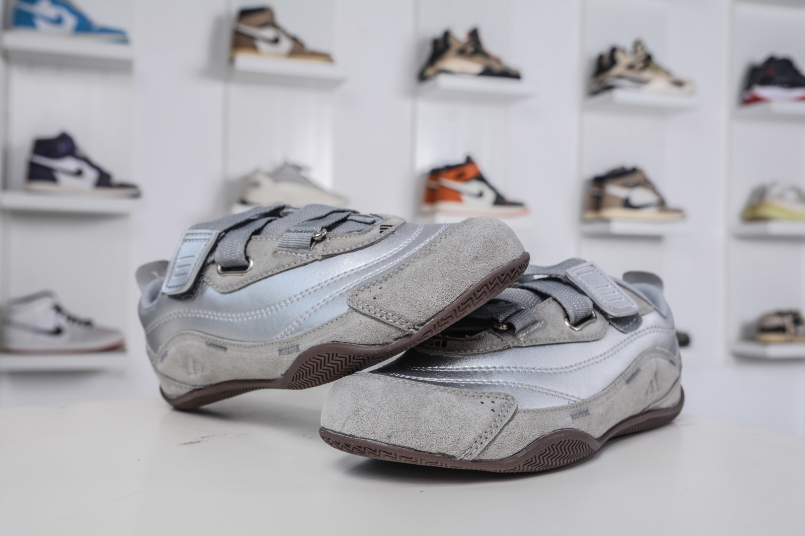 170 AD Urban Reverie Fos 灰银 魔术贴城市芭蕾风薄底休闲鞋 JQ9392