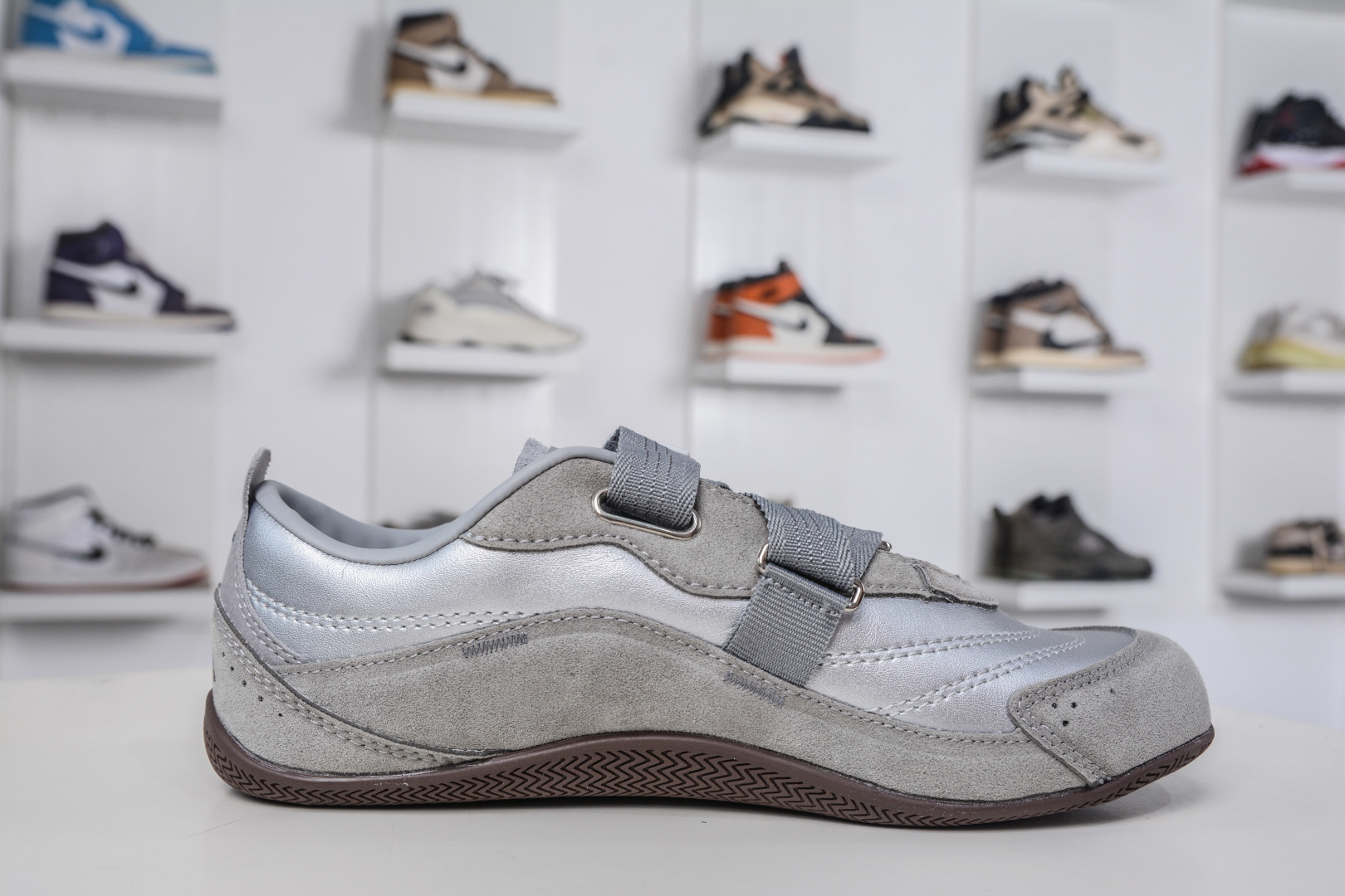 170 AD Urban Reverie Fos 灰银 魔术贴城市芭蕾风薄底休闲鞋 JQ9392