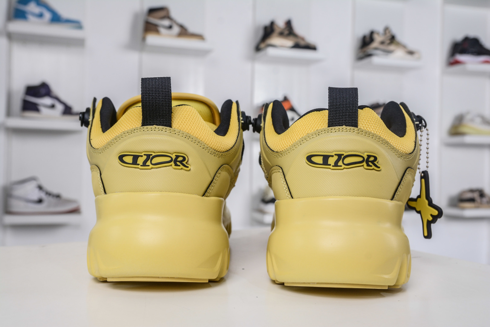 210 Dior 迪奥最新配色B30系列 老爹运动鞋 全新B30运动鞋 顺应复古市场的趋势的 Dad Shoes风格鞋款