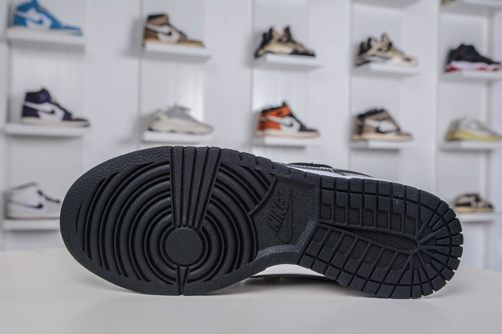 270 Nike Dunk Low 淘金热 黑白金 HF5441-100