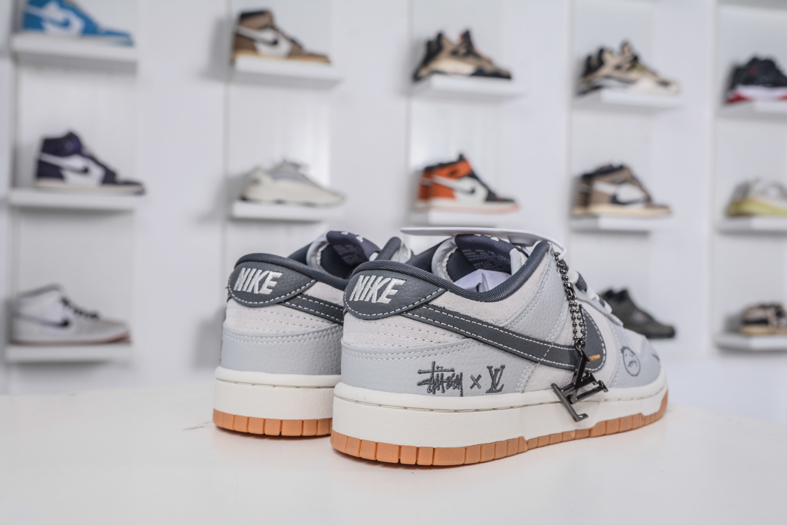 Nike SB Dunk Low X Stussy x Louis Vuitton LV斯图西联名-灰黑生胶 SG6688-006
