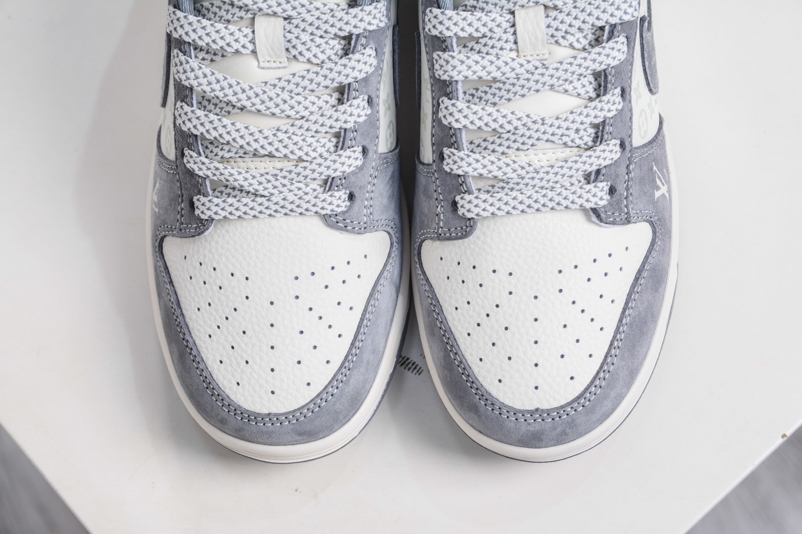 Nike SB Dunk Low x Louis Vuitton LV联名-白灰 CX5050-Y13