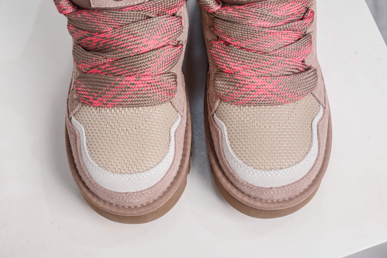 300 UGG 梅尔系列 鞋面设计 采用优质翻毛皮鞋面 再生弹道帆布网纱 双色扁平鞋带 1144032