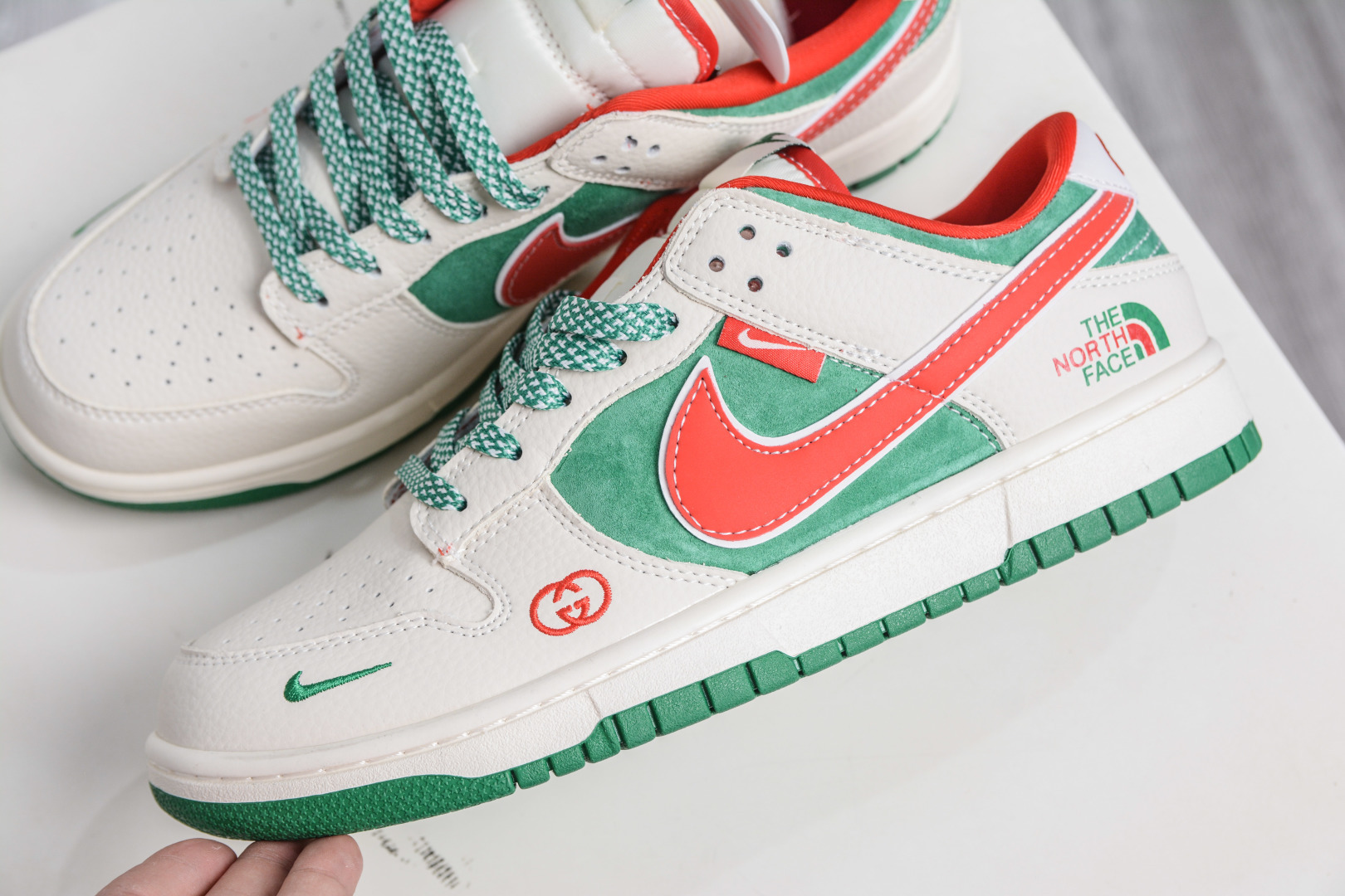 Nike SB Dunk Low x The North Face 北面联名-白绿红勾 DG1988-011