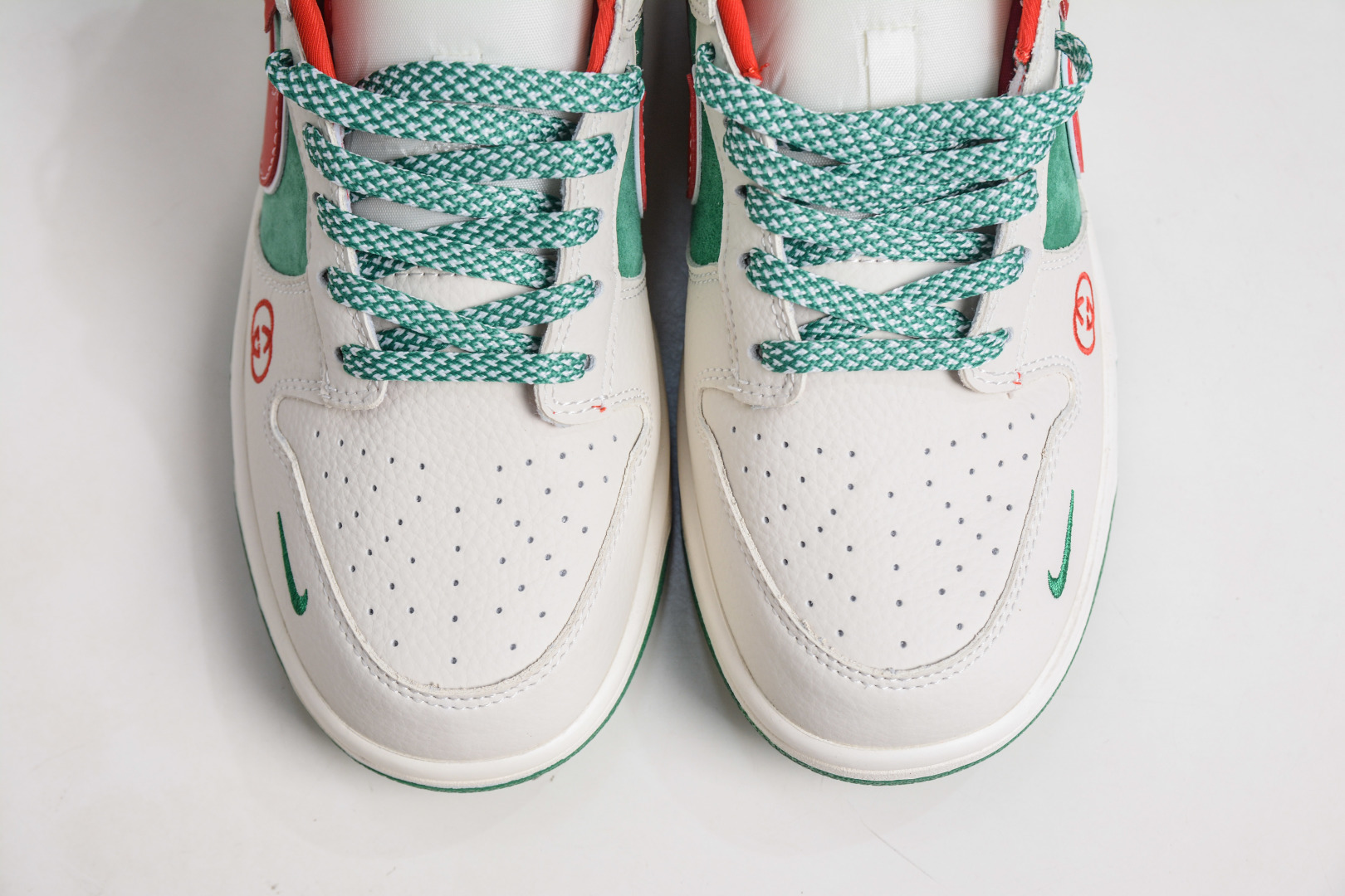 Nike SB Dunk Low x The North Face 北面联名-白绿红勾 DG1988-011