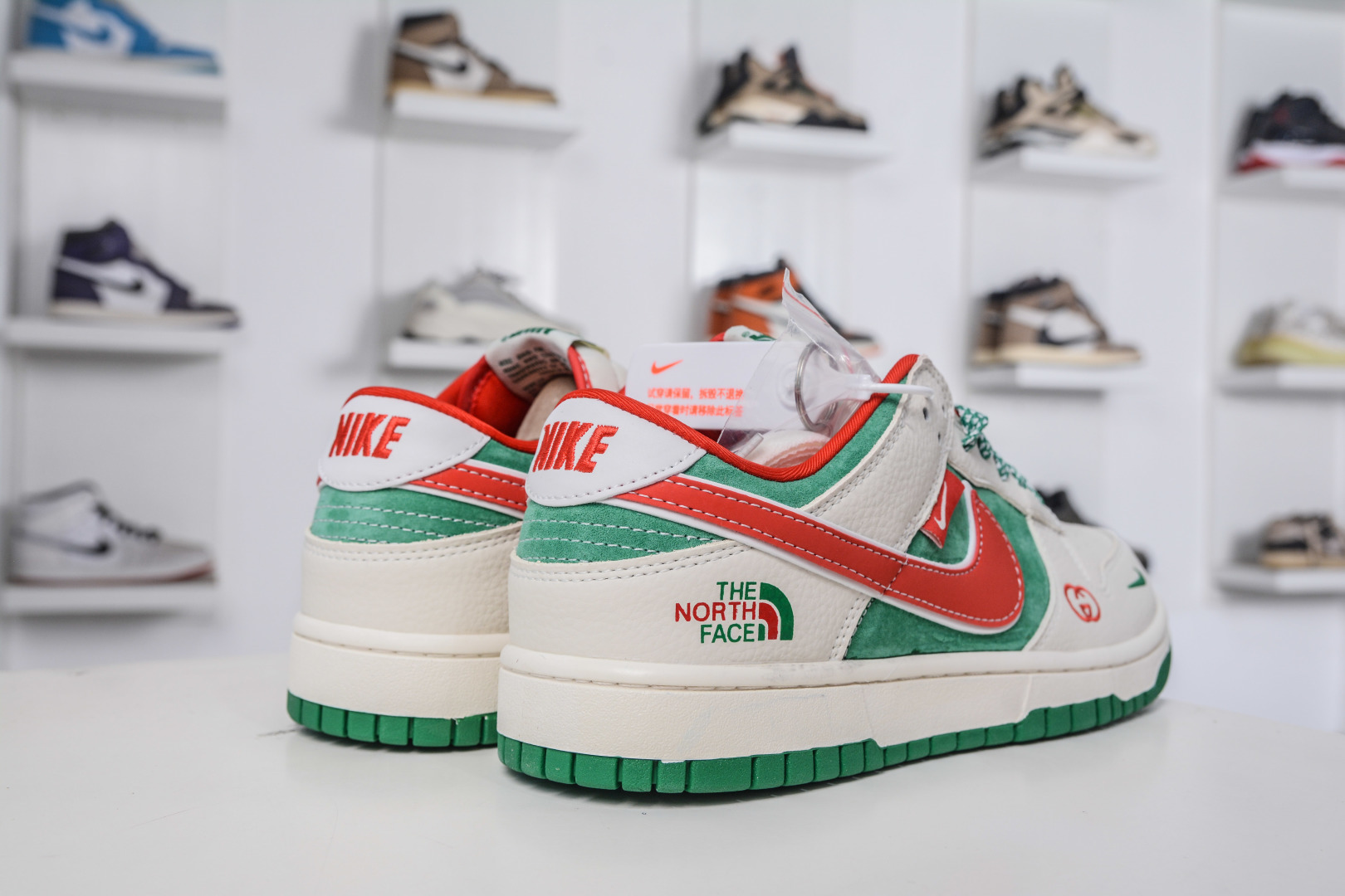 Nike SB Dunk Low x The North Face 北面联名-白绿红勾 DG1988-011