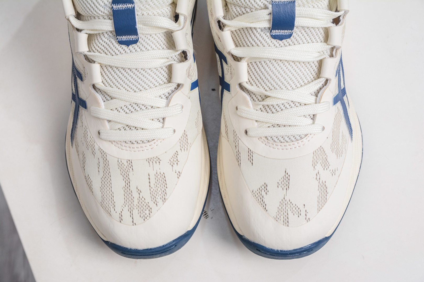 220 Asics Gelhoop V17 S亚瑟士 减震助弹防滑篮球鞋 1063A101-103