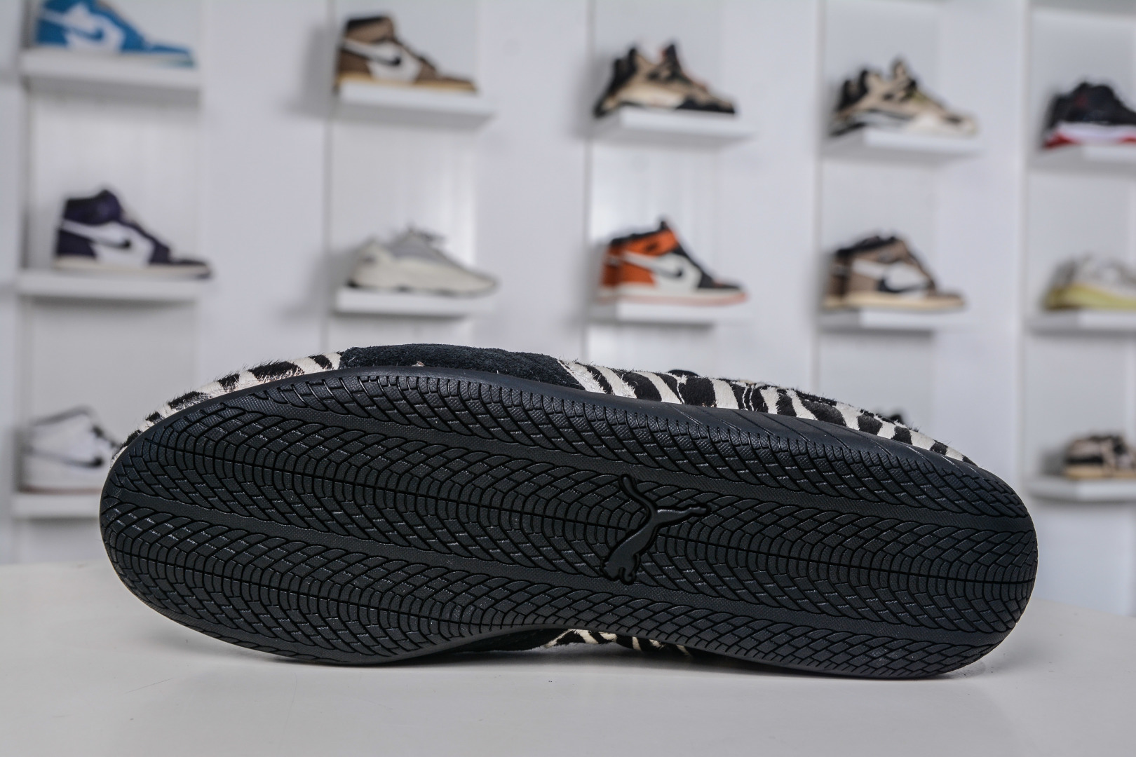 Puma Speedcat Sparco 彪马罗马阿莫尔系列 复古运动休闲赛车跑鞋 403356-01-Top High Quatity Cheap Sneakers Fashion Clothing Clothes Bags handbags Shoes of all Brand wholesale With The best Quality And Beautiful Price from China Factory Chinese suppliers wholesaler seller Puma Speedcat Sparco 彪马罗马阿莫尔系列 复古运动休闲赛车跑鞋 403356-01