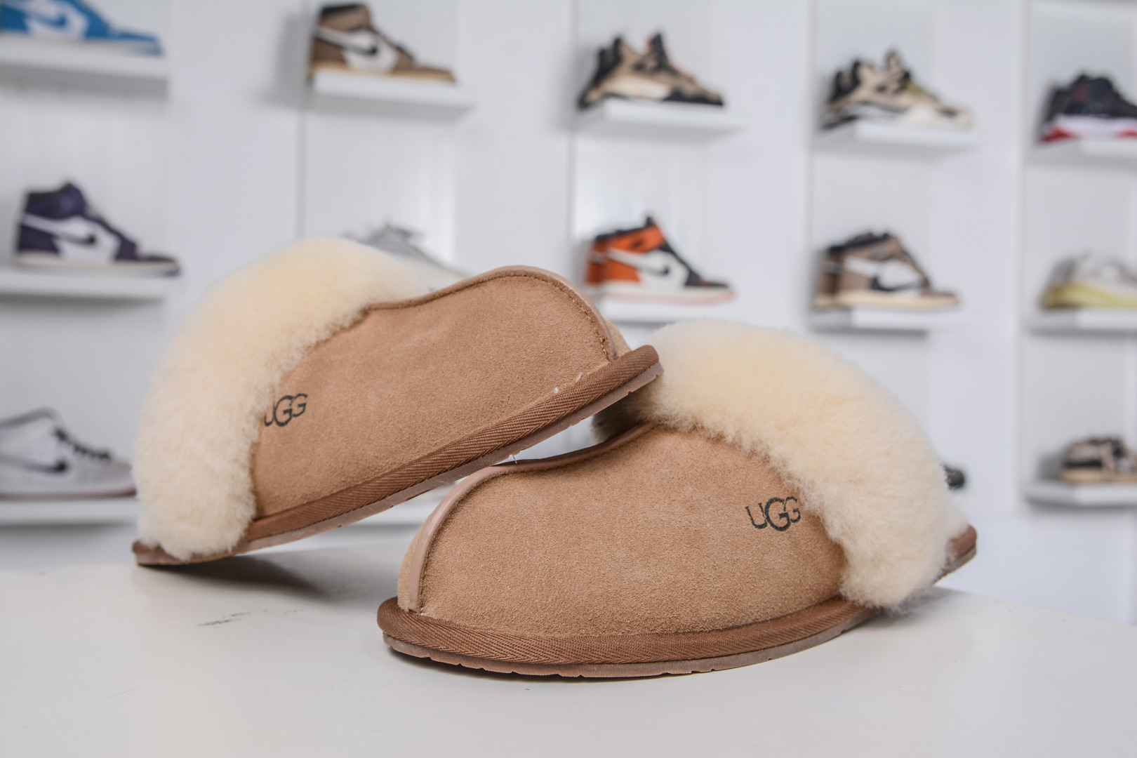 UGG 星拖 1cm薄底 雪地靴女款 1016872