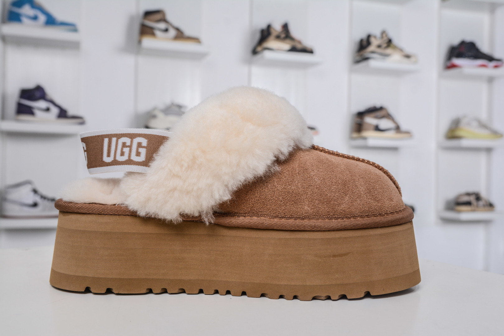 UGG 星拖拉带厚底 千颂伊同款 4cm厚底 雪地靴 1113474