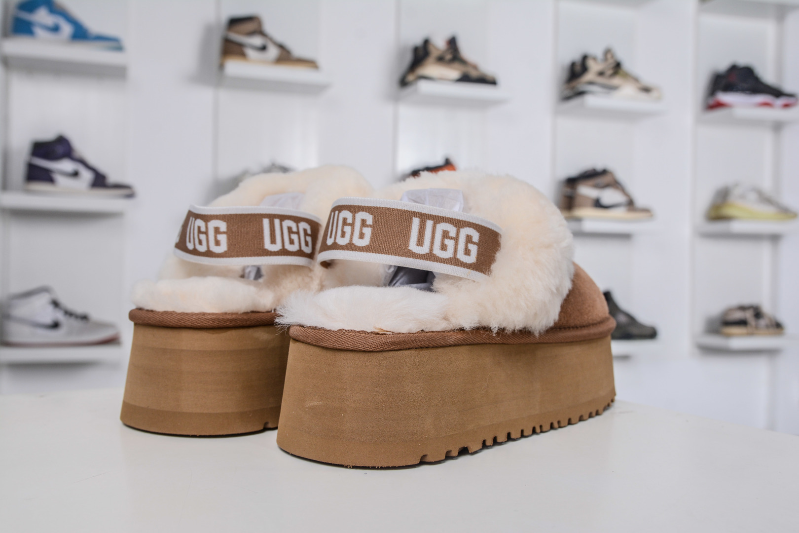 UGG 星拖拉带厚底 千颂伊同款 4cm厚底 雪地靴 1113474