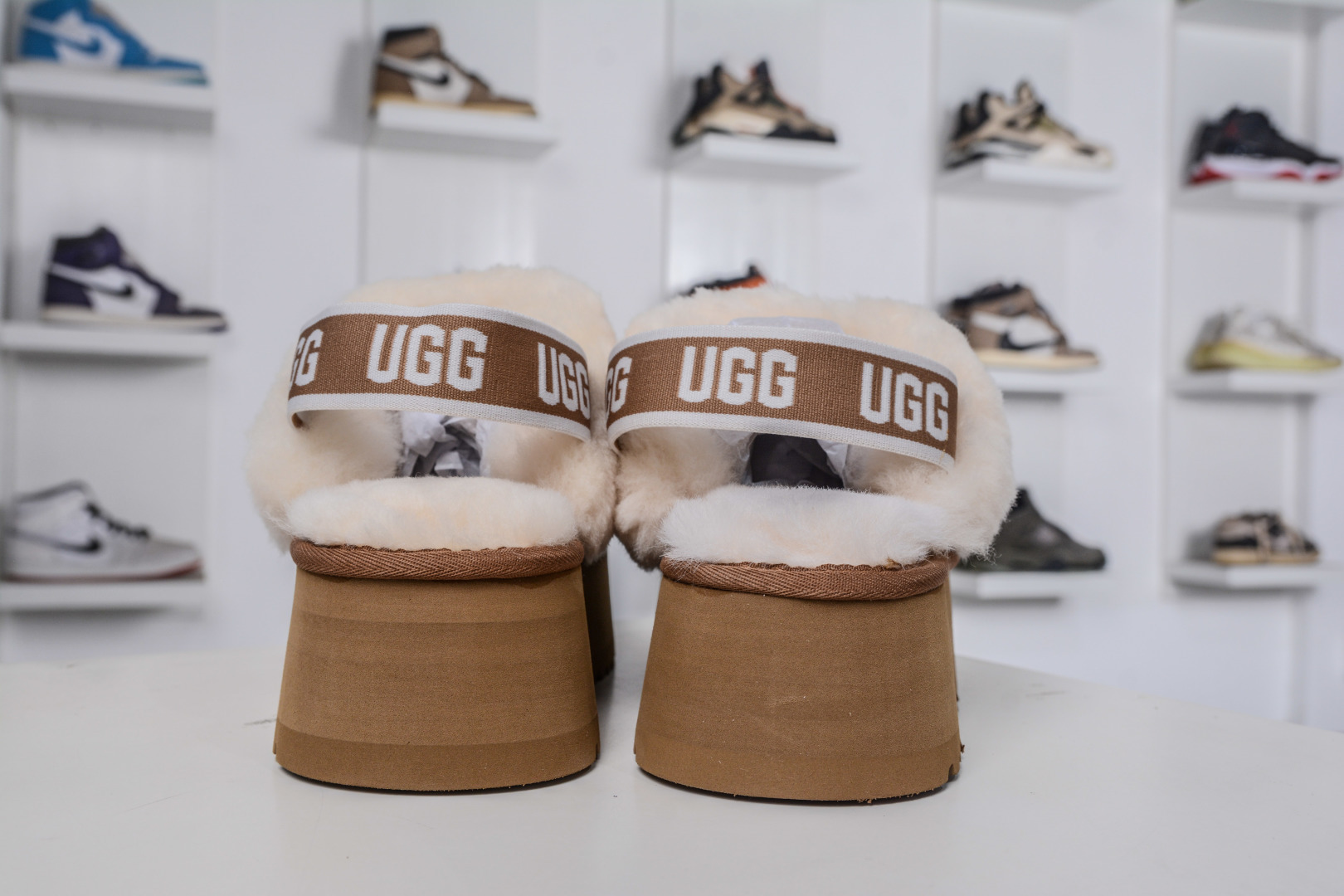 UGG 星拖拉带厚底 千颂伊同款 4cm厚底 雪地靴 1113474
