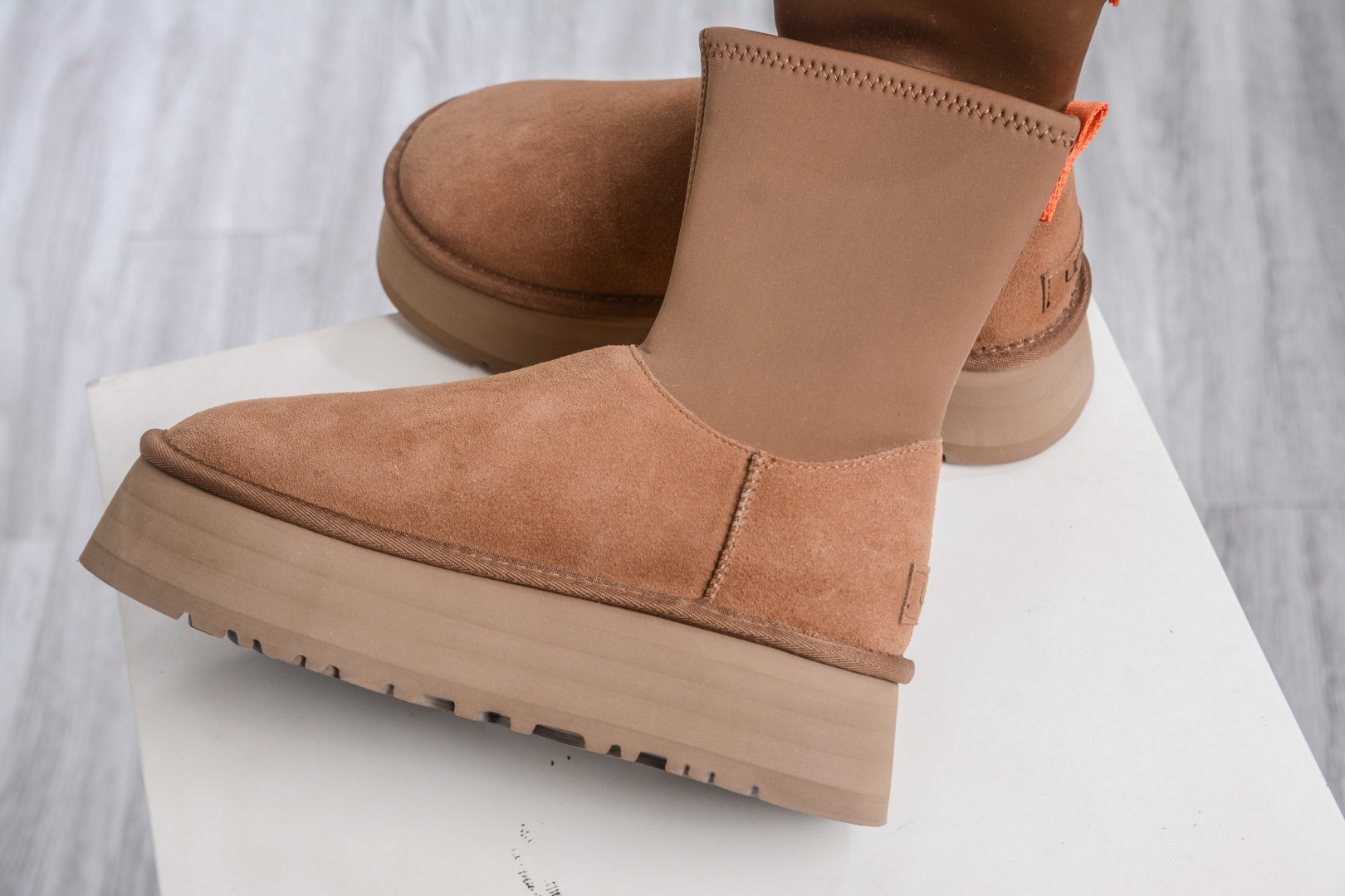 260 UGG 弹力收口高帮 栗色 4CM厚底 冬季中性款雪地靴 1144031