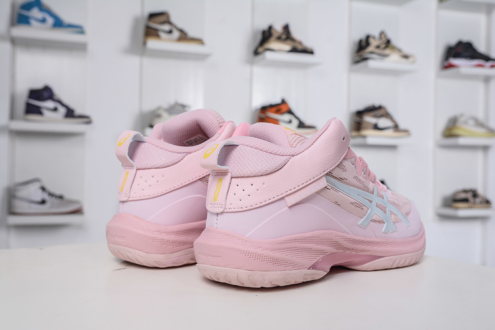 220 Asics Gelhoop V17 S亚瑟士 减震助弹防滑篮球鞋 1063A110-700