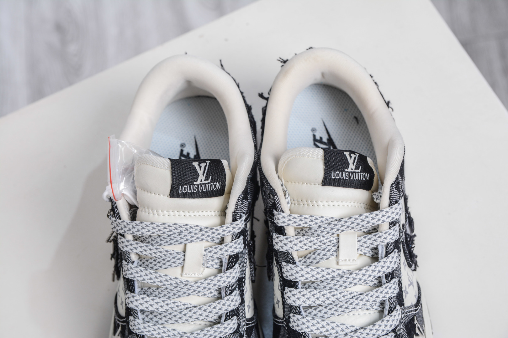 Nike SB Dunk Low x Louis Vuitton LV联名-白黑格子牛仔 YF9511-901