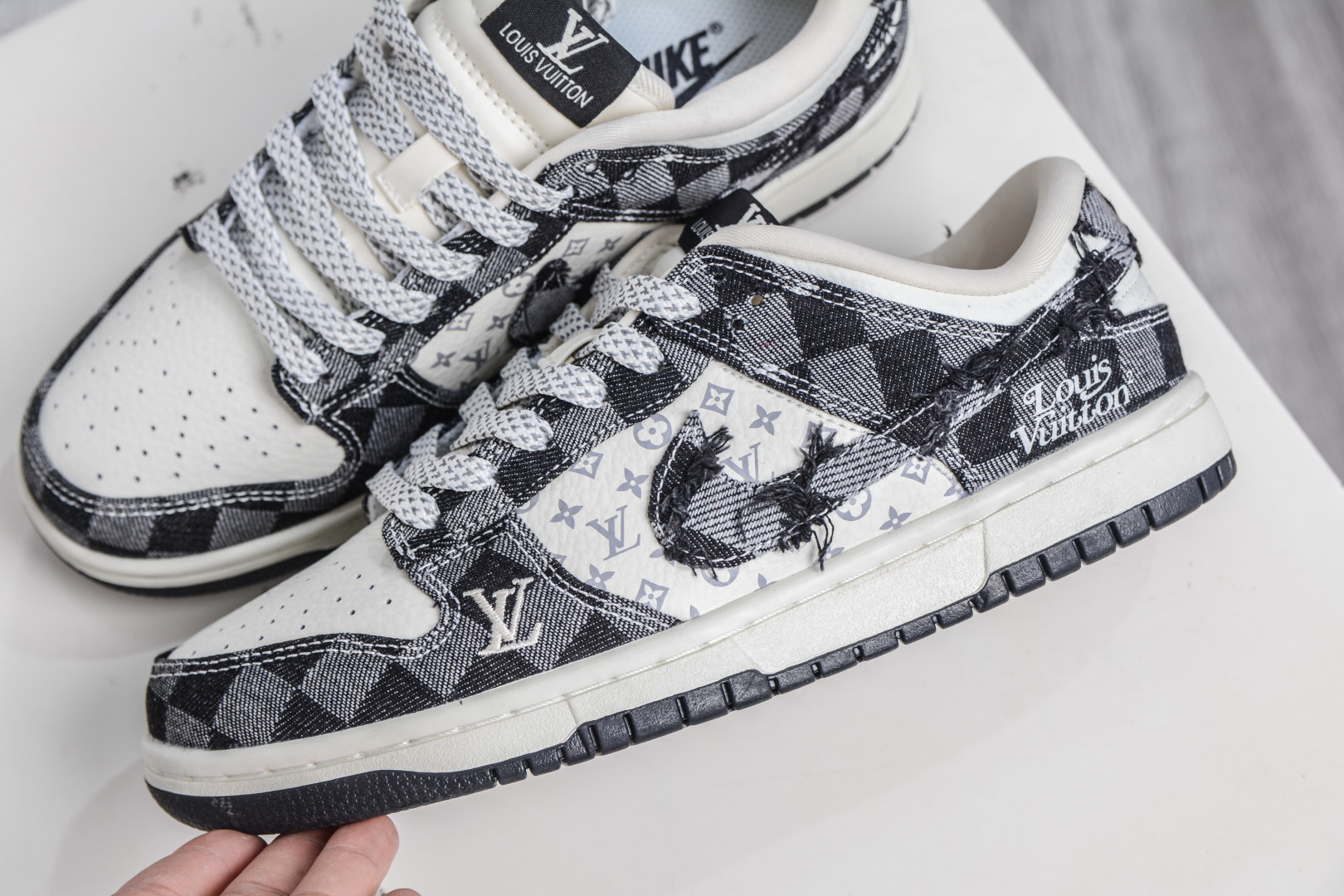 Nike SB Dunk Low x Louis Vuitton LV联名-白黑格子牛仔 YF9511-901