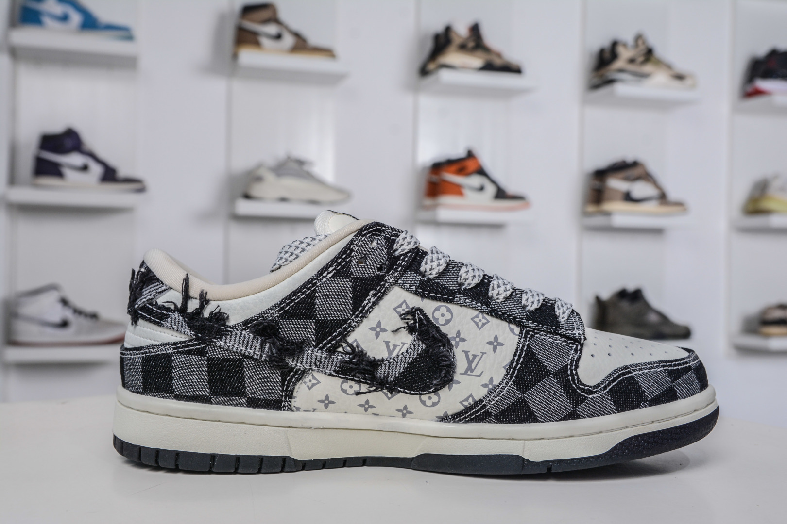 Nike SB Dunk Low x Louis Vuitton LV联名-白黑格子牛仔 YF9511-901