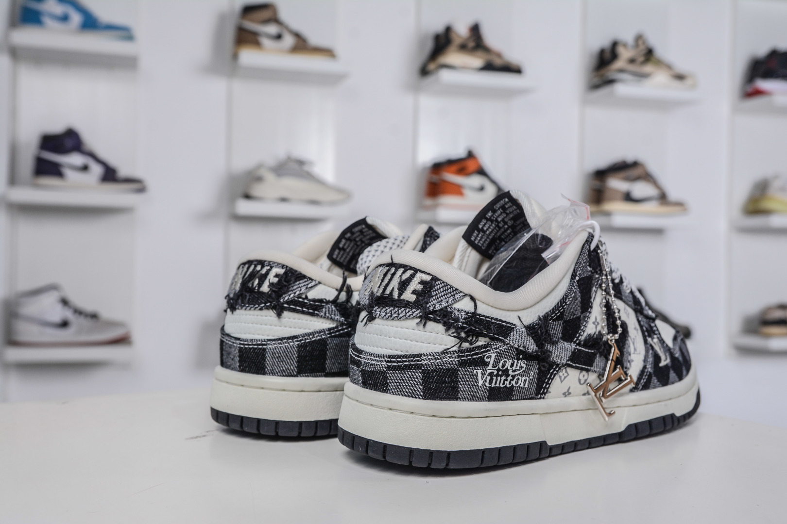 Nike SB Dunk Low x Louis Vuitton LV联名-白黑格子牛仔 YF9511-901
