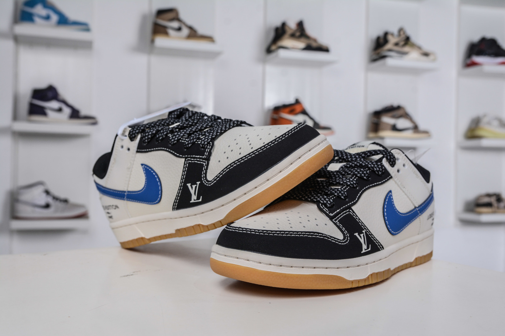 Nike SB Dunk Low x Louis Vuitton LV联名-米黑篮生胶 JP1628-003