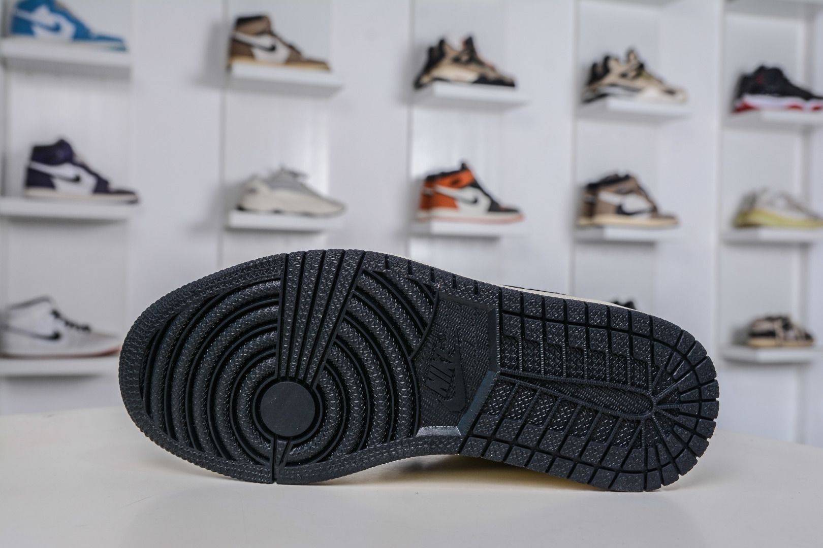 TS x Air Jordan x NIKE 倒钩低帮NIKE联名-米白黑 DD7866-105