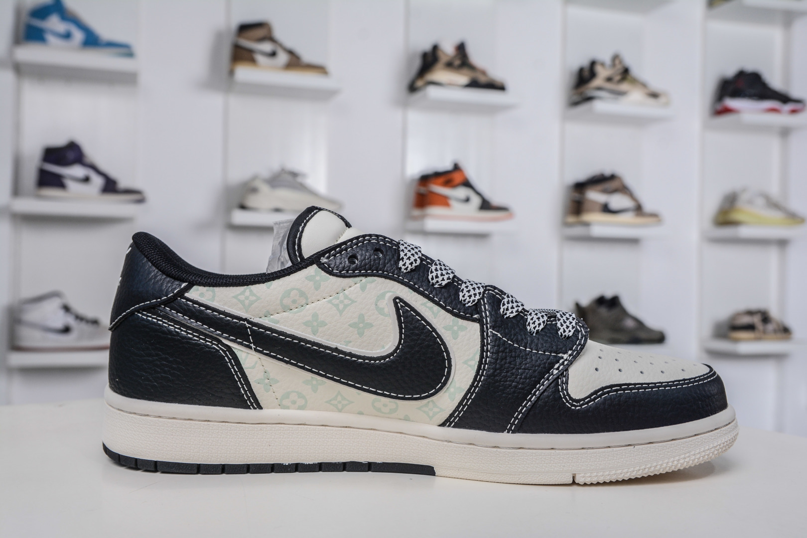 TS x Air Jordan x Louis Vuitton X Supreme AJ1 Low 倒钩低帮LV SUP 联名-白黑 CX5050-Y31