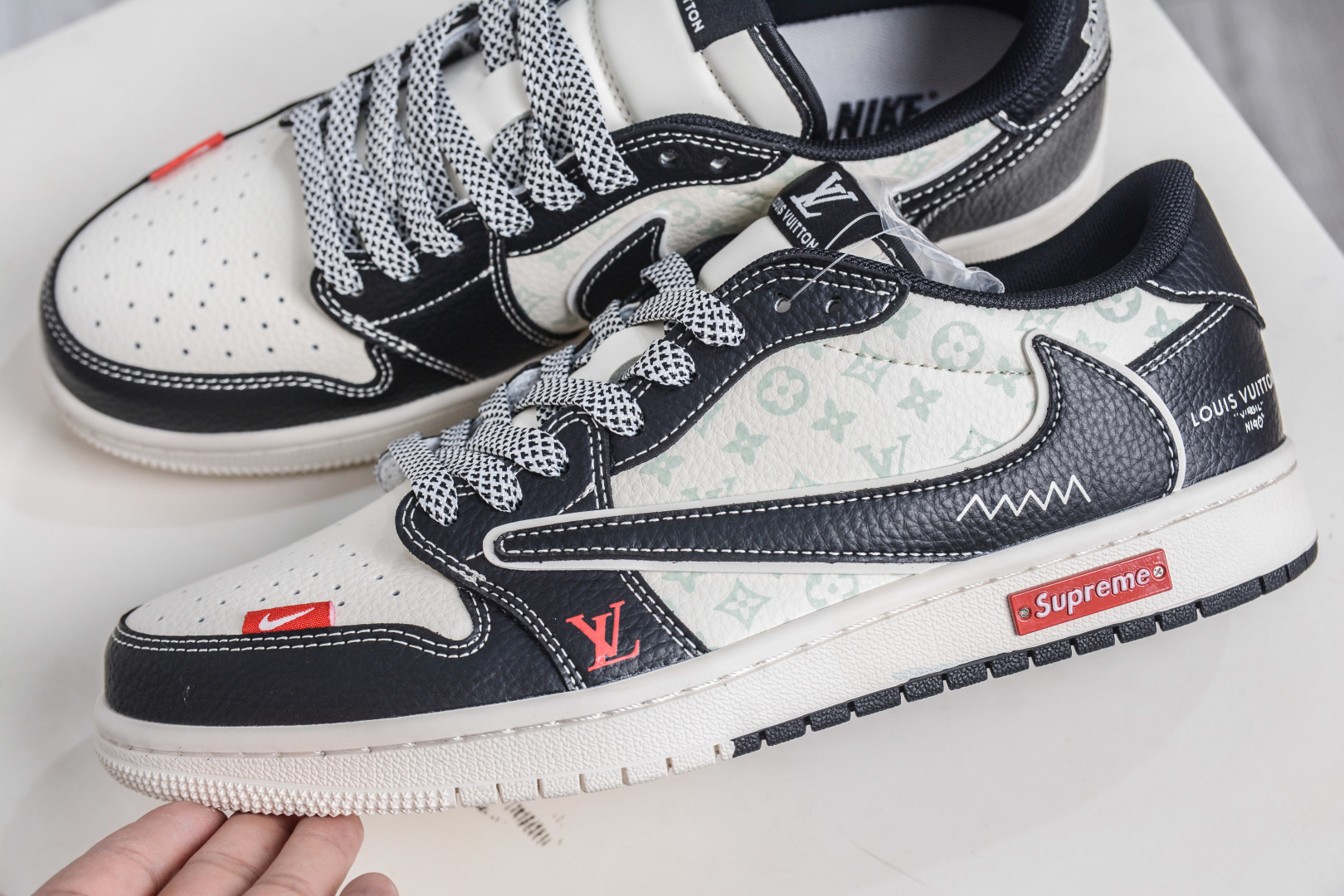 TS x Air Jordan x Louis Vuitton X Supreme AJ1 Low 倒钩低帮LV SUP 联名-白黑 CX5050-Y31