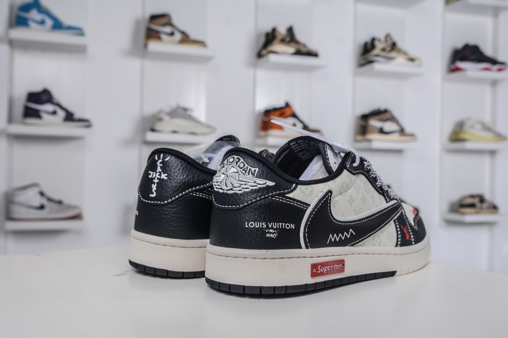 TS x Air Jordan x Louis Vuitton X Supreme AJ1 Low 倒钩低帮LV SUP 联名-白黑 CX5050-Y31