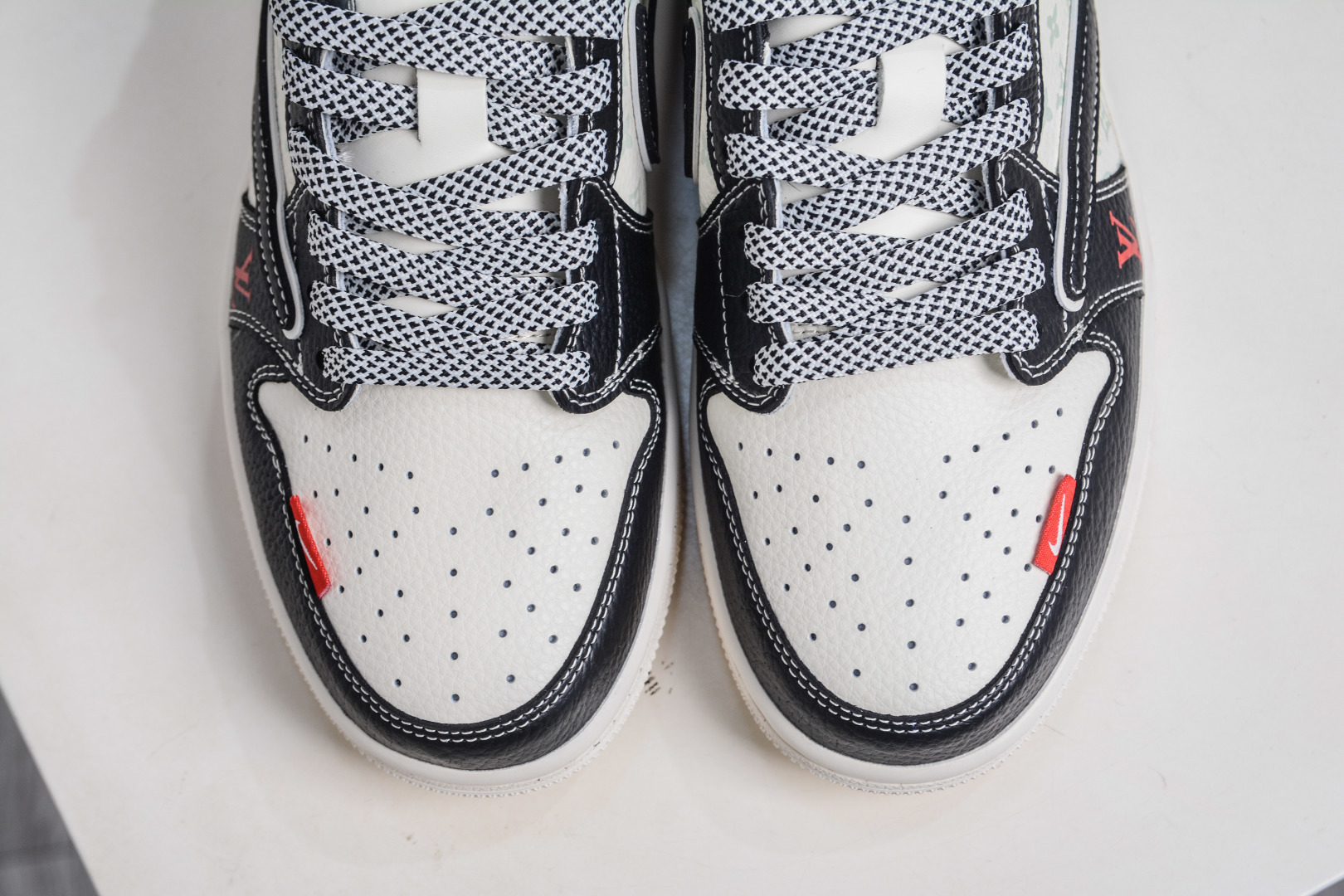 TS x Air Jordan x Louis Vuitton X Supreme AJ1 Low 倒钩低帮LV SUP 联名-白黑 CX5050-Y31