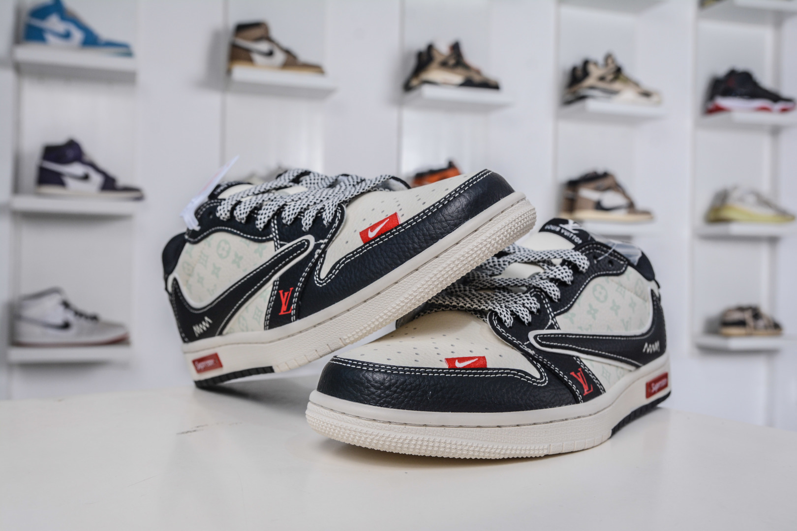 TS x Air Jordan x Louis Vuitton X Supreme AJ1 Low 倒钩低帮LV SUP 联名-白黑 CX5050-Y31
