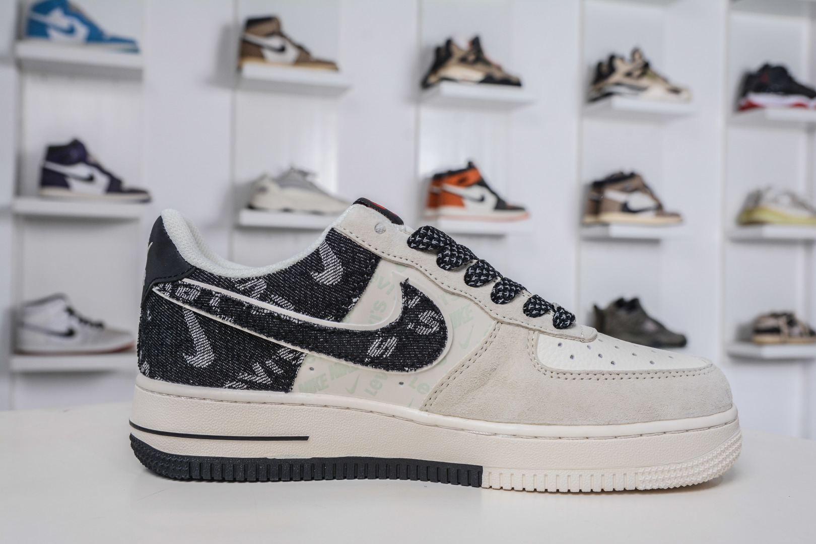 Nike Air Force 1 Low 07 x levi’s 李维斯联名-米灰黑牛仔 MZ9588-800-High Quatity Cheap Brand wholesale wholesaler seller Clothes Bags handbags Sneakers Top Fashion Clothing Shoes from China Factory Chinese suppliers best Quality Beautiful Price Nike Air Force 1 Low 07 x levi’s 李维斯联名-米灰黑牛仔 MZ9588-800
