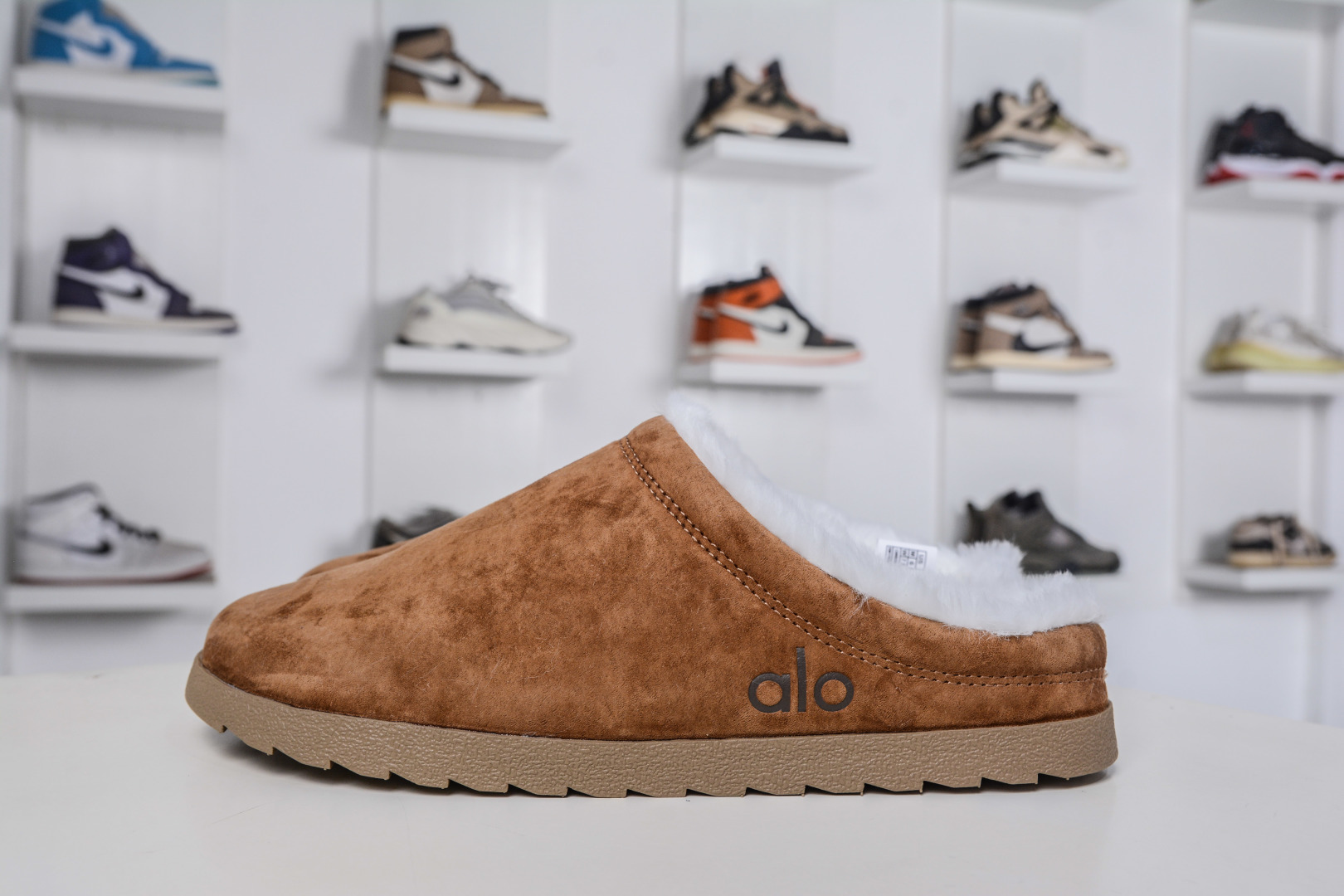 180 alo yoga Recovery Mode 舒适简约 静音防磨包头拖鞋 男女同款 棕色