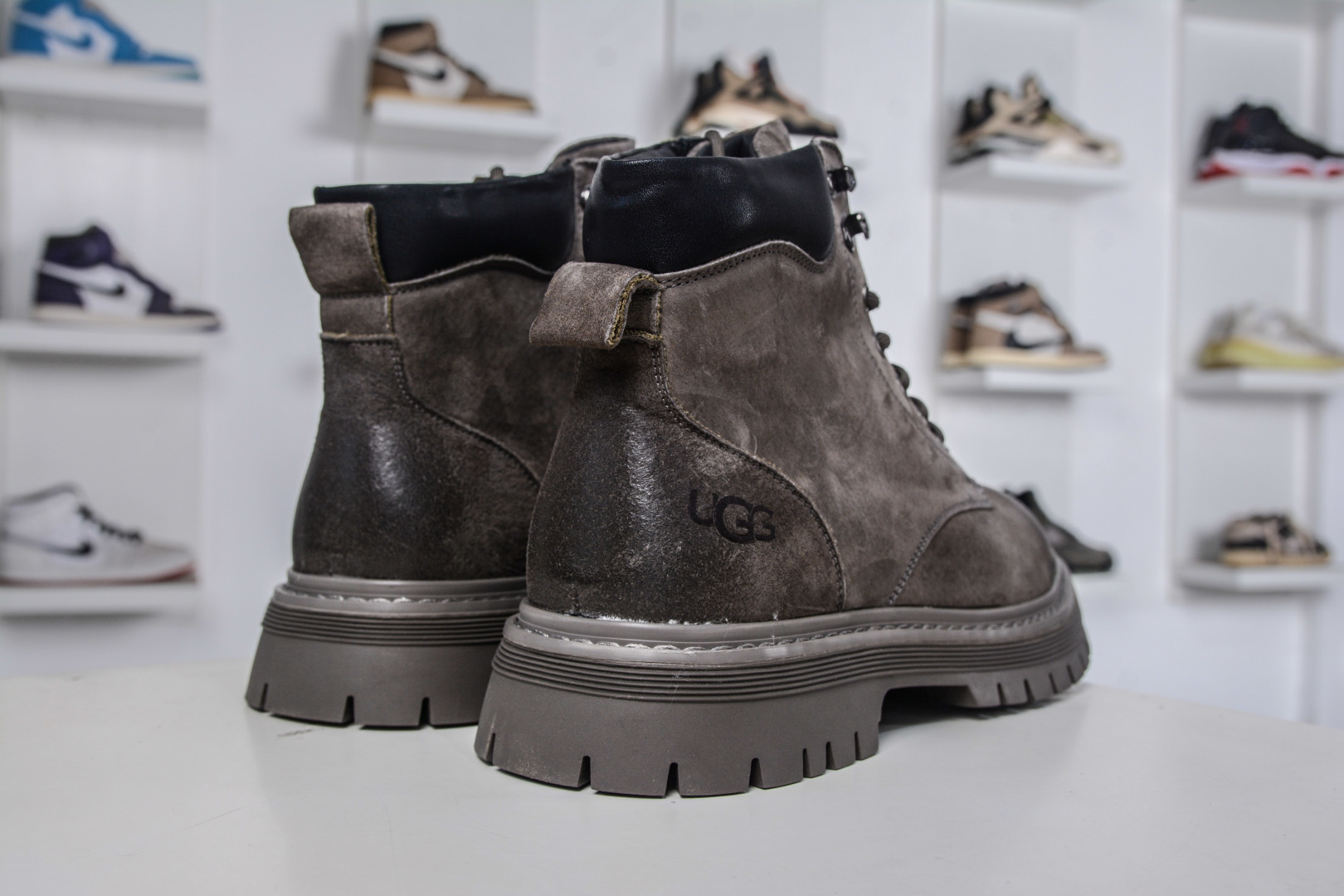 UGG Tasman Weather Hybrid 塔斯曼混合系列轻量休闲鞋