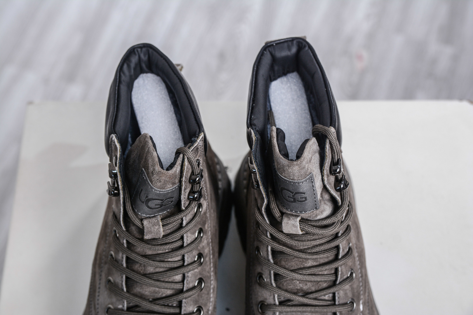 UGG Tasman Weather Hybrid 塔斯曼混合系列轻量休闲鞋