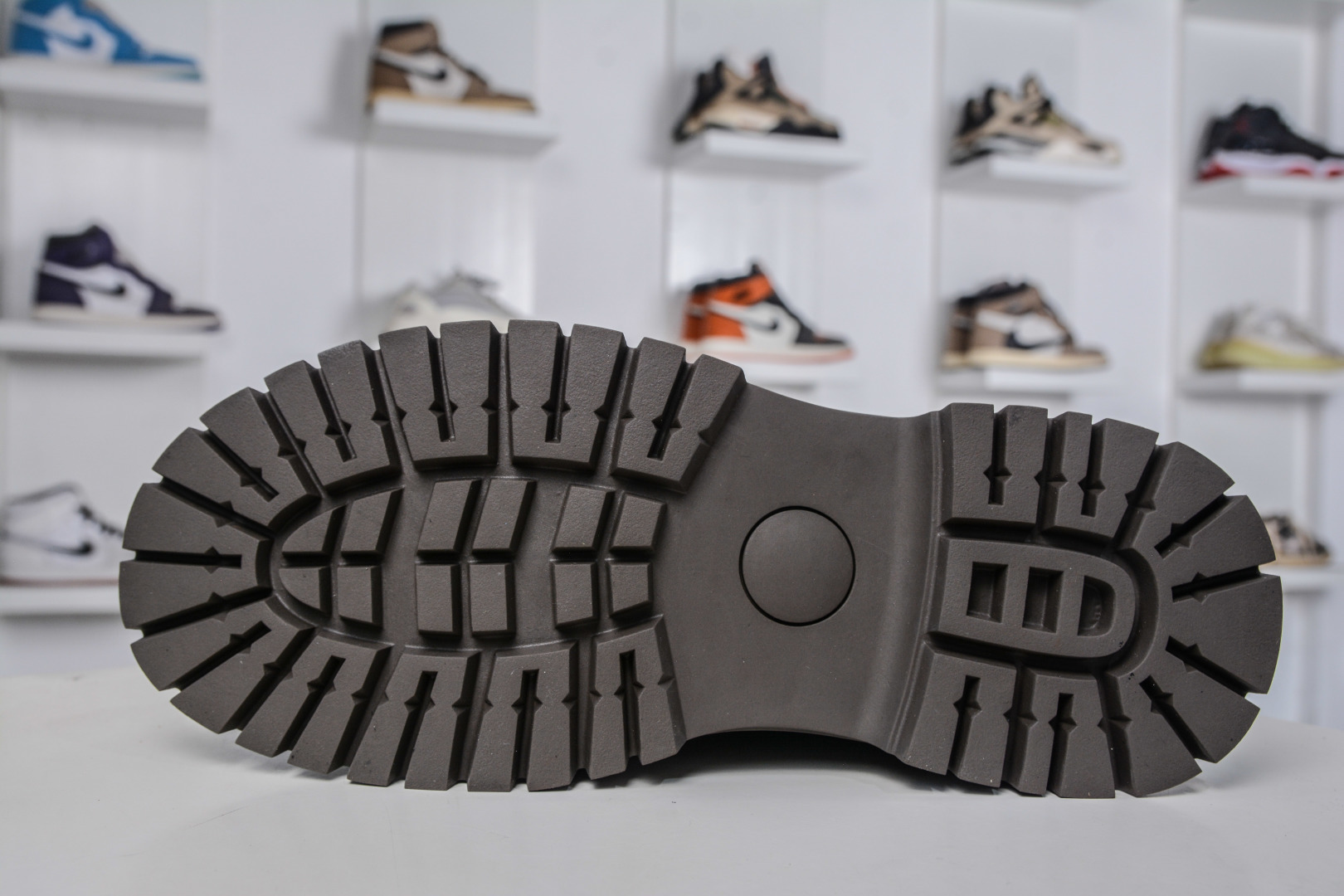 UGG Tasman Weather Hybrid 塔斯曼混合系列轻量休闲鞋