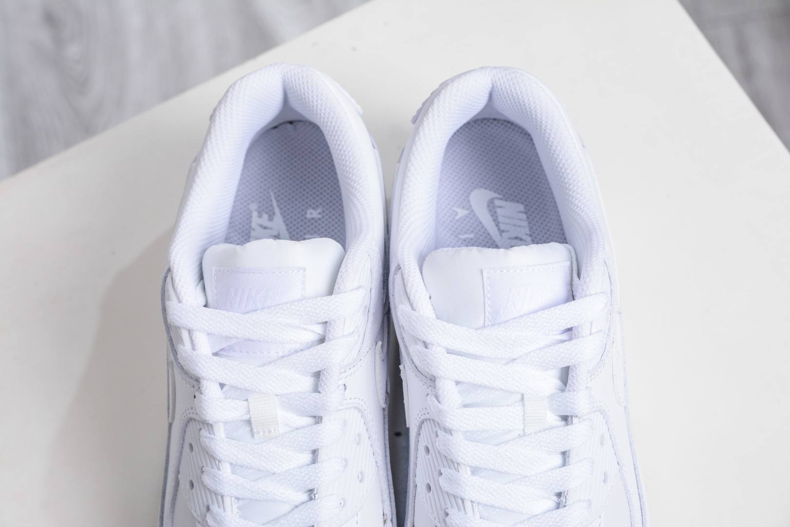 X版 NK Air 90 气垫复古减震跑步鞋 CZ5594-100-High Quatity Cheap Brand wholesale wholesaler seller Clothes Bags handbags Sneakers Top Fashion Clothing Shoes from China Factory Chinese suppliers best Quality Beautiful Price X版 NK Air 90 气垫复古减震跑步鞋 CZ5594-100