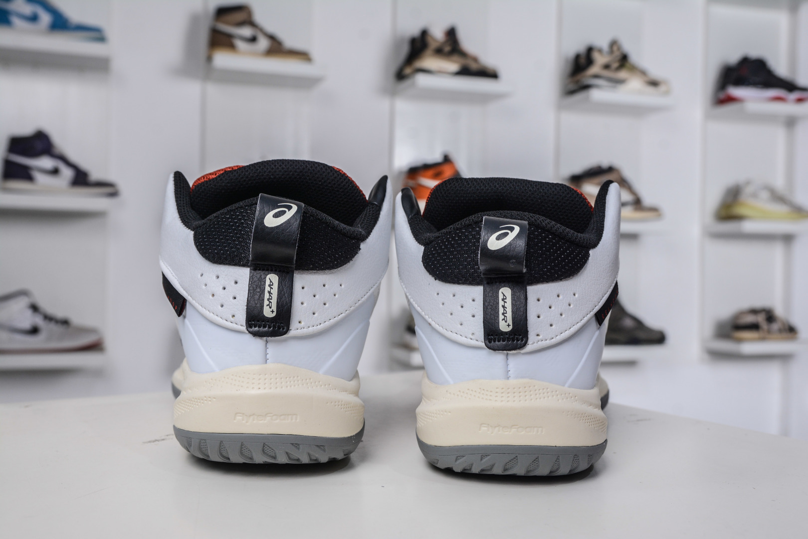 220 Asics Gelhoop V17 S亚瑟士 减震助弹防滑篮球鞋 1063A101-104