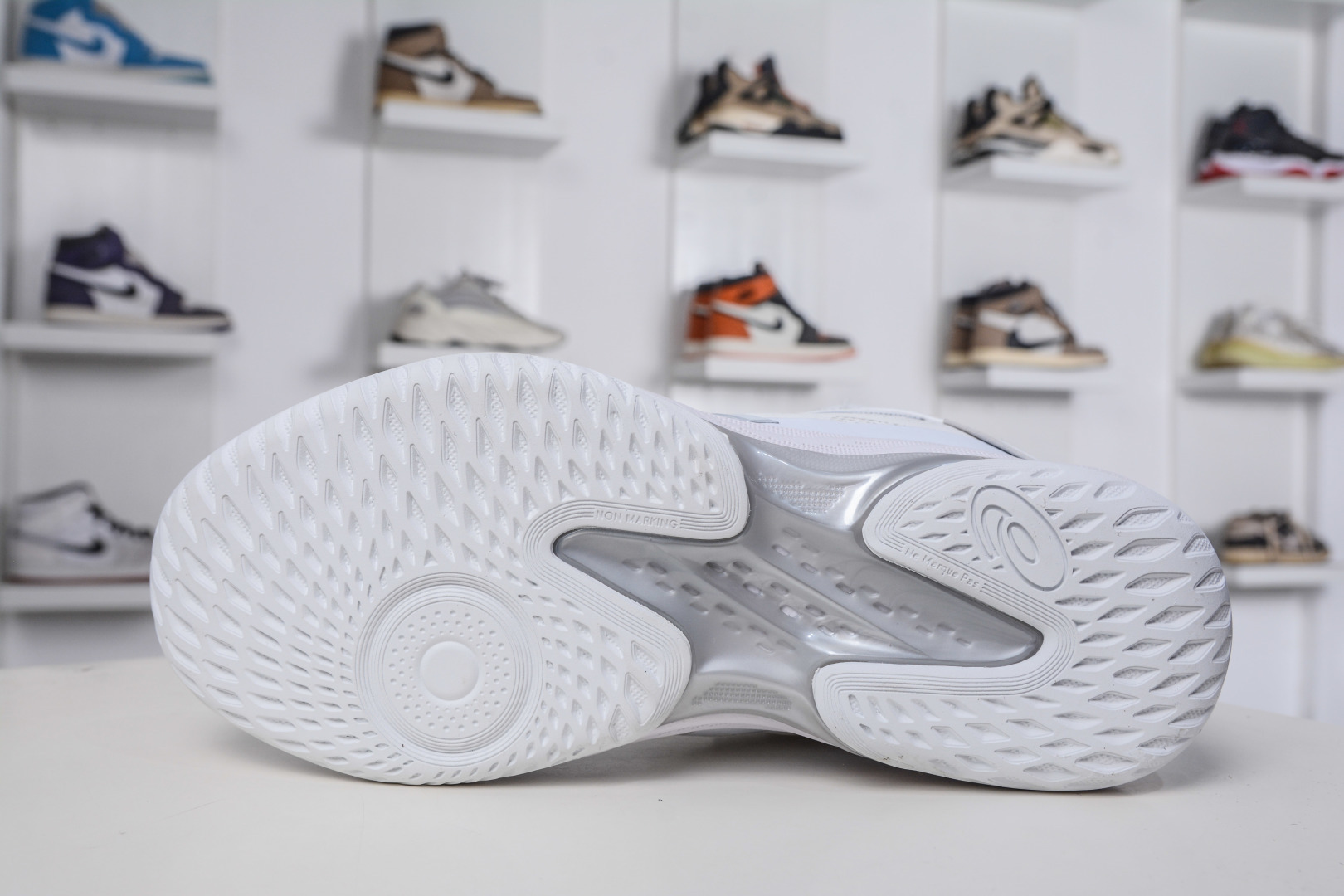 220 Asics Gelhoop V17 S亚瑟士 减震助弹防滑篮球鞋 1063A096-100