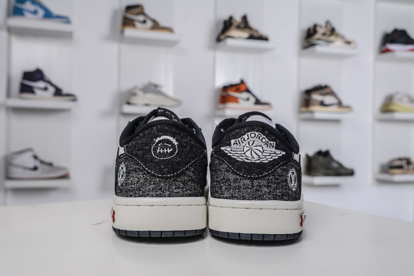 TS x Air Jordan x Louis Vuitton X Supreme AJ1 Low 倒钩低帮LV SUP 联名-白黑牛仔 SC0601-054